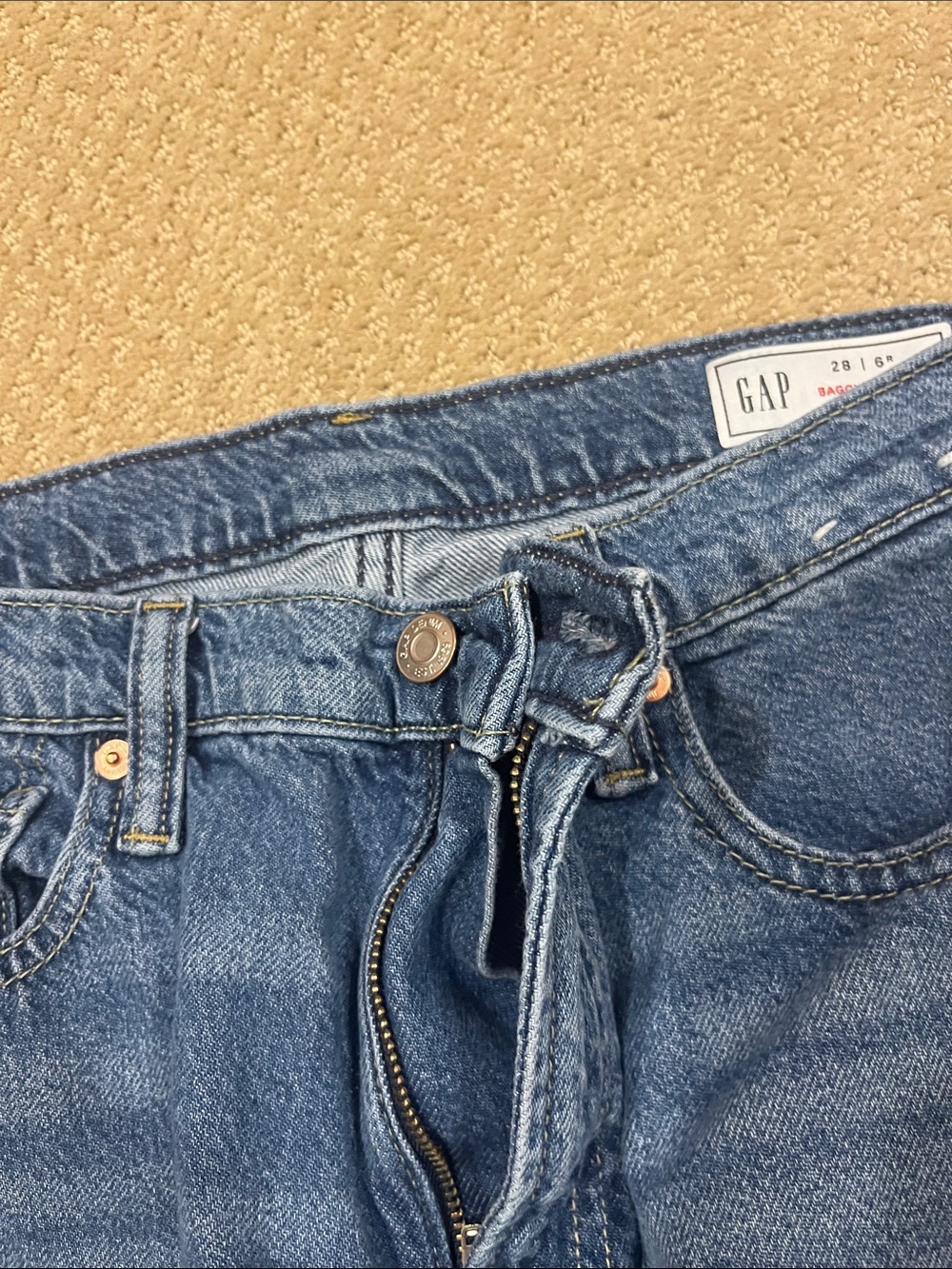 Gap women’s jeans baggy mid rise size 28/6R - Picture 2 of 3